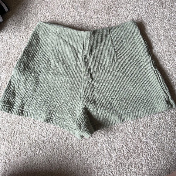 Forever 21 Pastel Green Blazer and Short Set - Picture 3 of 10